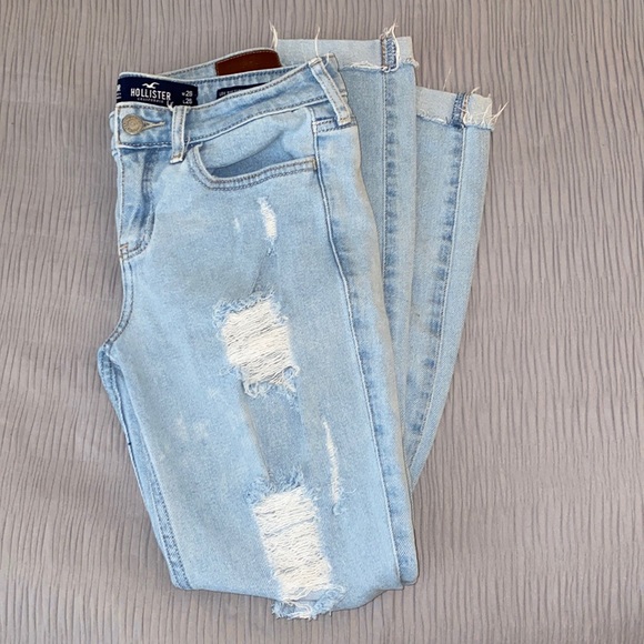 Hollister Jeans - Picture 1 of 3